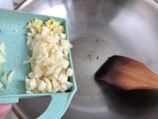 米饭杀手系列➕肉末干煸豆角,加入蒜末姜末煸香