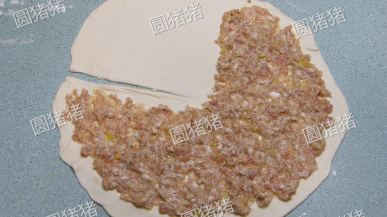 美味京都肉饼,薄薄的铺上肉馅。