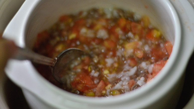 番茄牛肉粥（辅食）
,搅拌均匀，继续炖约5-8分钟即可