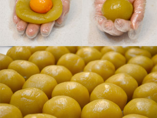 广式蛋黄莲蓉月饼 私房烘焙版本,将蛋黄和莲蓉一起称取约70g每份，将莲蓉压扁后包入蛋黄揉圆。