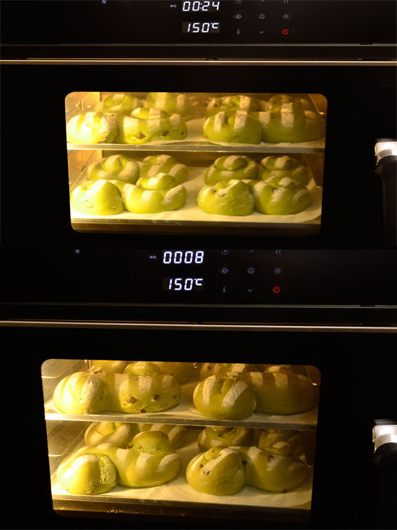 抹茶奶酪软欧包,COUSS CO-960S电烤箱， 提前150度预热好，2层烤盘间隔放入，烘烤约25分。