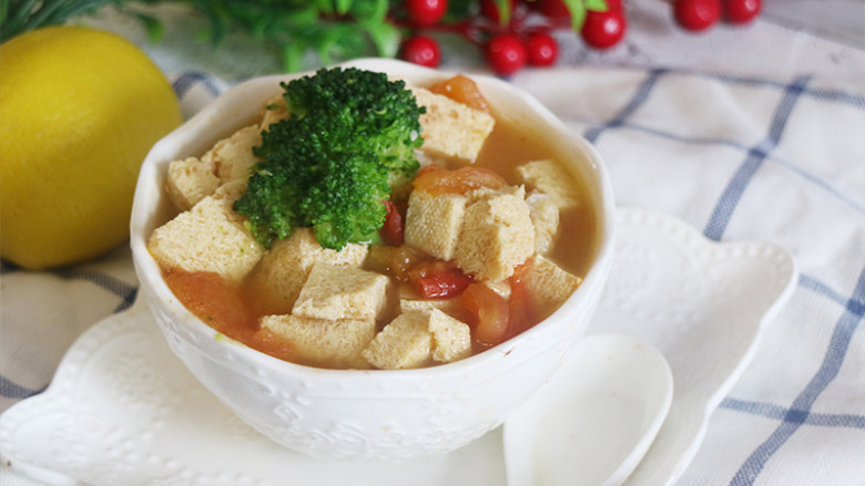鲜美爽滑的龙利鱼番茄豆腐汤,开始享用吧。