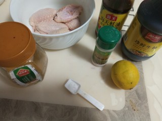 蜜汁柠檬烤翅,准备原料