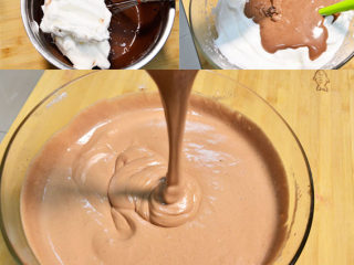 新晋网红脏脏蛋糕,取三分之一的蛋白霜加入到面糊中，切拌均匀后倒入到剩下的蛋白霜中，快速切拌均匀。
