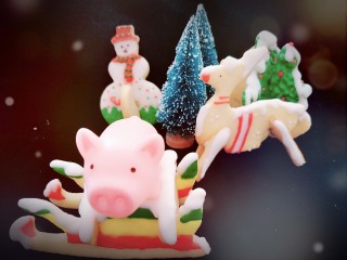 圣诞系列糖霜饼干（超详细）,小猪🐷玩坏了，也上了雪橇😄
