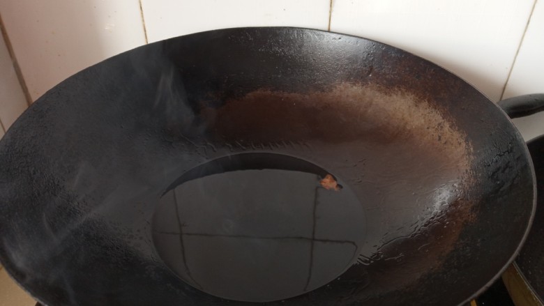 黄梅酱焖带鱼,热油锅