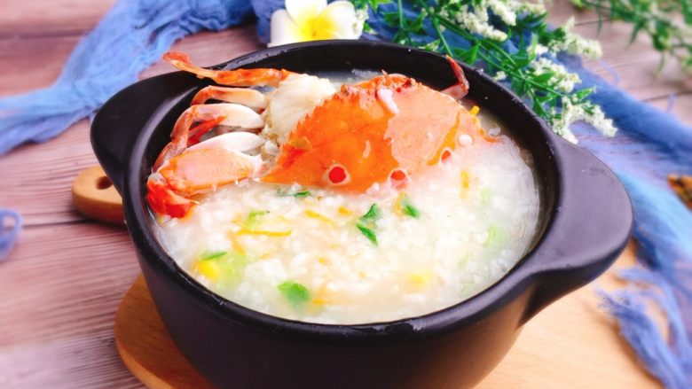 砂锅粥+生滚螃蟹杂蔬粥,成品图