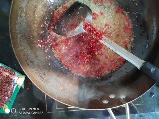 快手小食   健康美味辣条,加入辣椒面，辣椒面是为了出红油，颜色好看