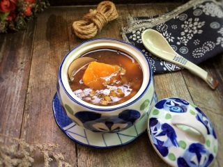红薯绿豆汤,出锅装碗，趁热吃或放凉吃同样美味