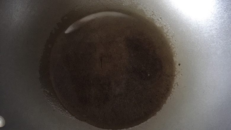 黑椒排骨,排骨腌制好后，热油锅