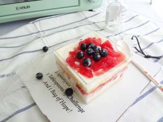   西瓜蓝莓酸奶蛋糕盒子,成品图