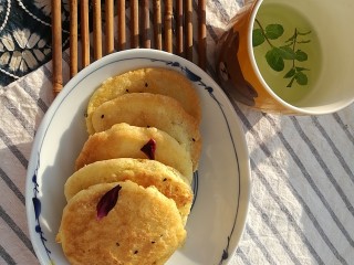 健脾去湿益气，特色瘦身鸡蛋饼
,搭配薄荷茶或豆奶，就是营养瘦身早餐啦