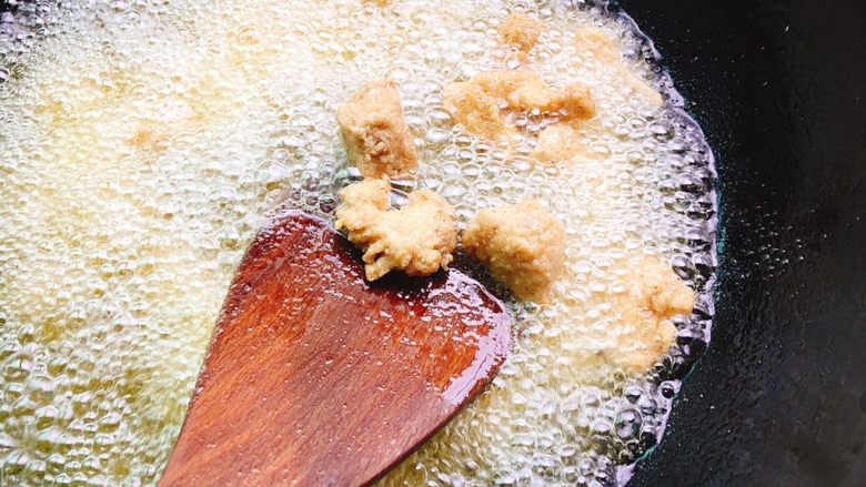 家庭版+盐酥鸡,炸制时适当搅动下，以免鸡肉粘连