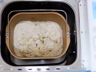 日式牛奶面包卷（直接法）,开始启动面包机