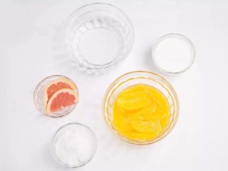 橙子苏打水,食材：橙子 2个 / 苏打水 300g
          淡奶油 50g / 细砂糖 50g