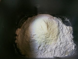 一次发酵面包,放6克奶粉