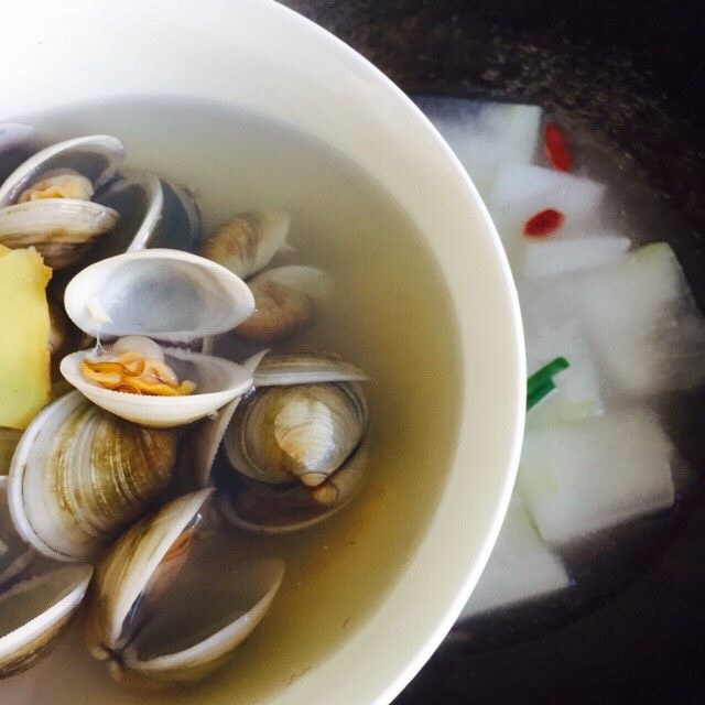 鲜美蛤蜊冬瓜汤,倒入蛤蜊汤