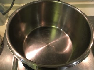 贵妃牛腩（高压锅版）,锅子洗净烧干