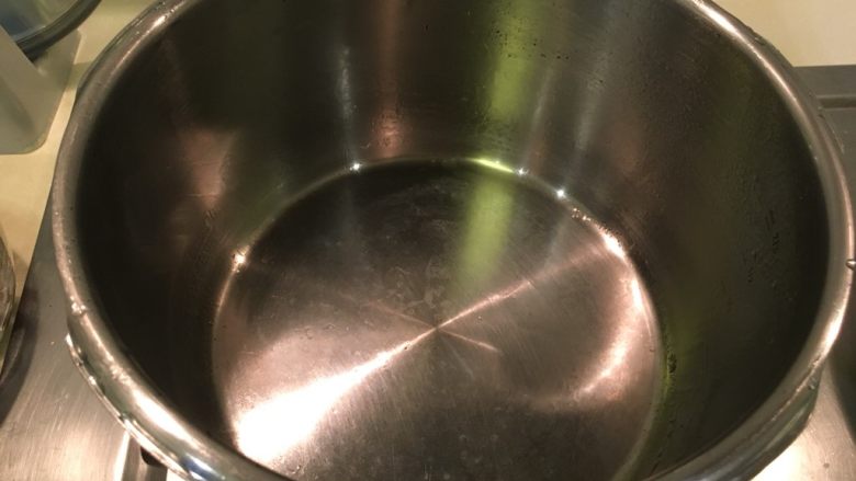 贵妃牛腩（高压锅版）,锅子洗净烧干