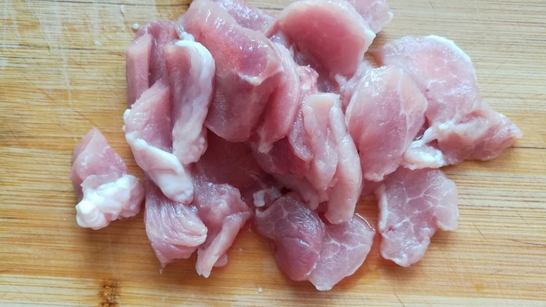 猪肉炖冬瓜,猪肉洗净切小块