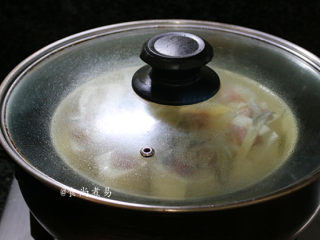 鱼香蒸酿豆腐,放入蒸锅中，隔水大火蒸15分钟