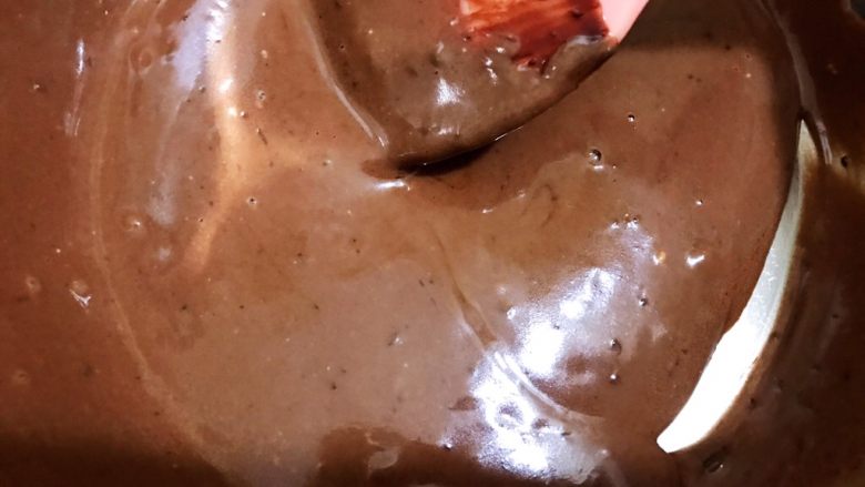 巧克力酸奶雪糕,翻拌均匀