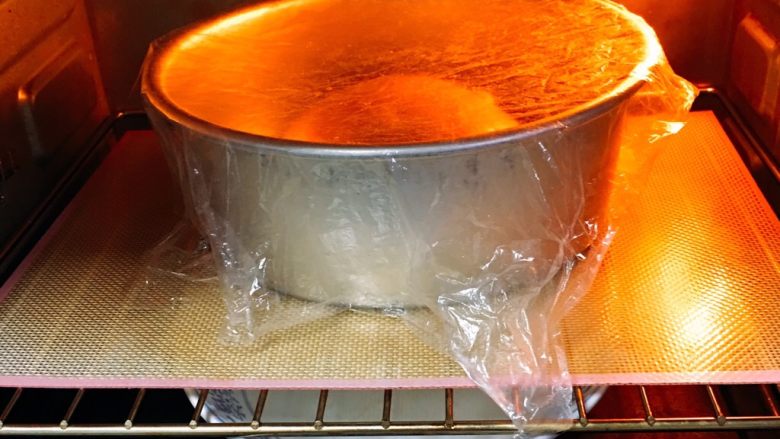 黑麦奶酪餐包,烤箱发酵档，底部放热水，发酵60分钟。
