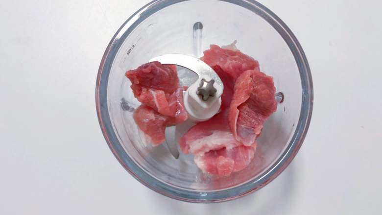【宝宝辅食】鲜肉小馄饨,放入搅拌机