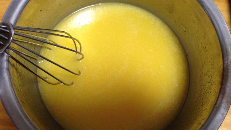 平底锅版鸡蛋卷,
充分搅拌混合均匀