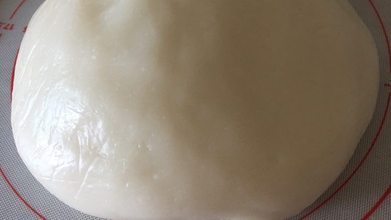 冰皮月饼
芋泥馅,光滑如图，整圆，放凉。