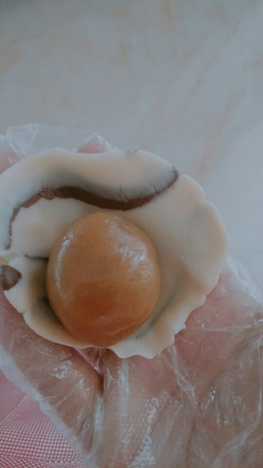桃山皮月饼,这张看下，就类似这样皮的文理就差不多，之后包上馅料