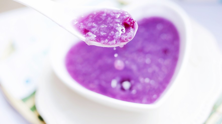 美食丨靓丽的紫薯粥，辅食中的颜值担当～
