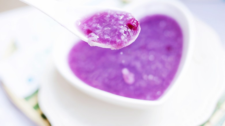 美食丨靓丽的紫薯粥，辅食中的颜值担当～,先看看成品。