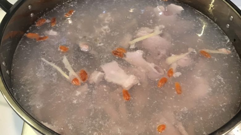 猪杂汤,加入猪杂煮3分钟后