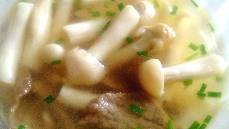 海鲜菇肉片汤