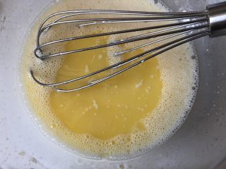 甜甜圈🍩蛋糕版,再加入事先准备好的液态黄油