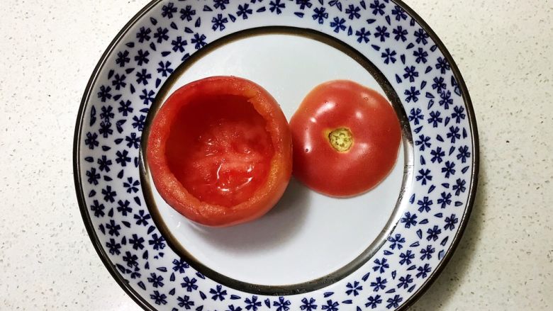 宝宝健康食谱   什锦火腿番茄盅,掏出番茄瓤