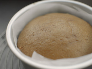 发酵版简单红糖马拉糕 ,趁热吃。