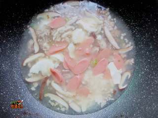 香菇豆腐汤,加入少许水淀粉