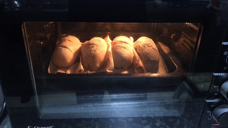 法棍bread,190度预热烤30分钟