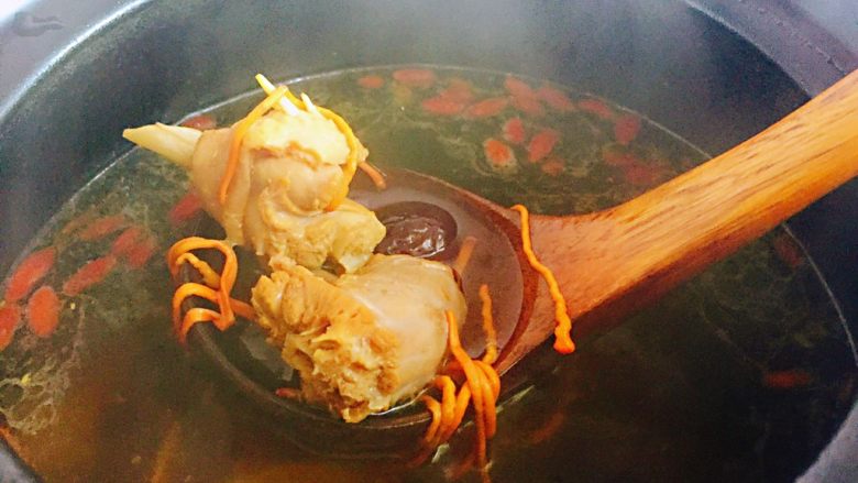秋季煲汤+虫草花煲鸭汤,非常棒的养生汤欧了