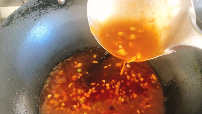 多肉森林-茄子大变身,再炒30秒，汤汁粘稠，关火起锅。