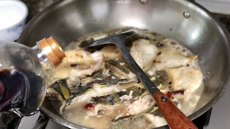 凤凰双栖鱼比目➕肉嫩味鲜红烧鲽鱼,加入一勺味极鲜