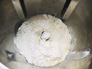生煎包,加入水 面粉 酵母