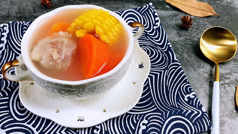 十味 玉米胡萝卜薏仁猪展汤,来一碗吧