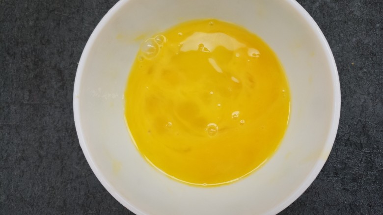 紫菜鸡蛋汤,搅拌均匀。