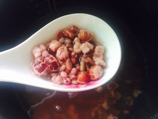 健脾祛湿+赤小豆薏米芡实粥,一份健脾祛湿养生粥大功告成