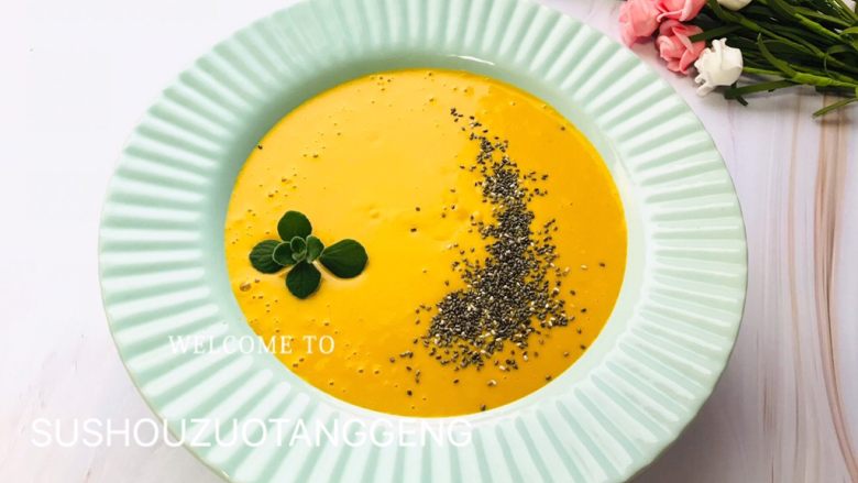 南瓜🎃浓汤,配上亚麻籽 薄荷叶装饰