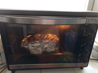 锡纸金针菇,烤箱200°预热，放入200°烤15分钟