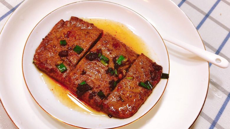 无添加自制黑豆豆腐➕葱油豆腐,人间美味，唯有一块豆腐。